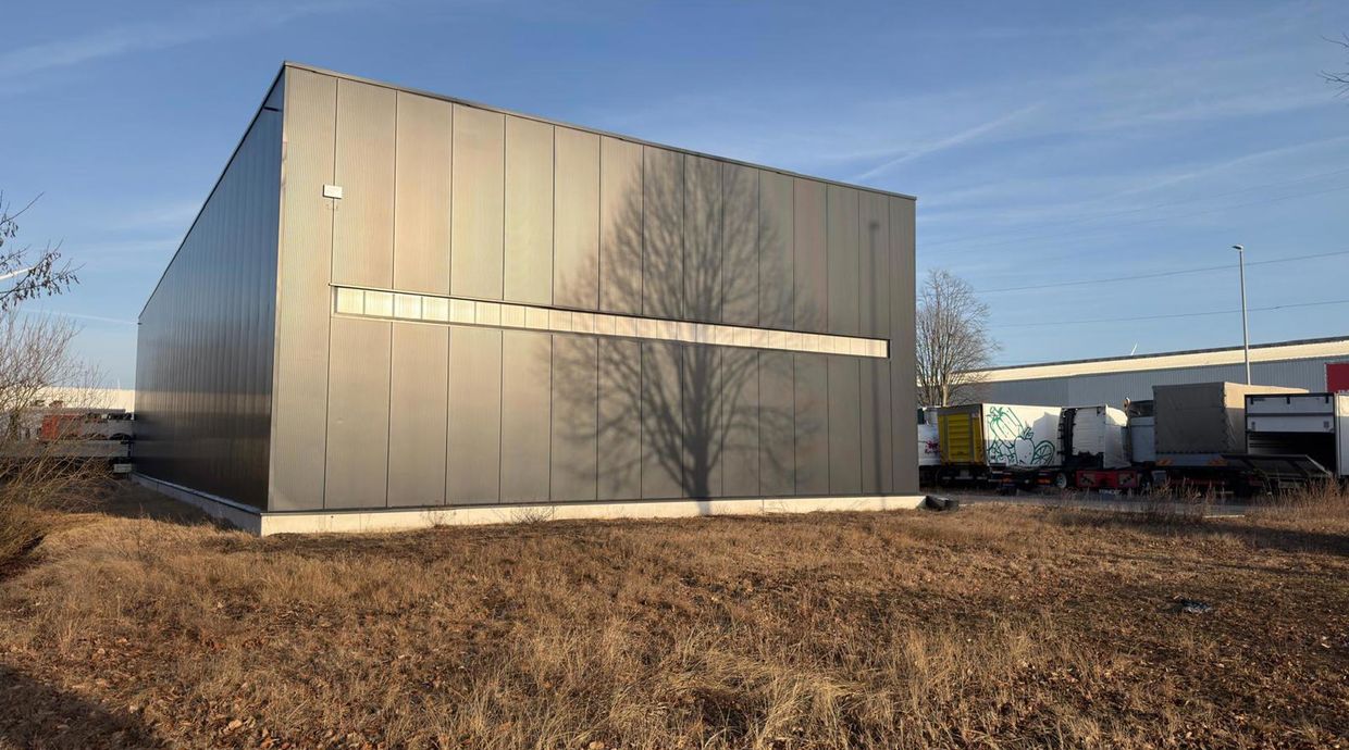 Bedrijfsgebouw te huur in Genk