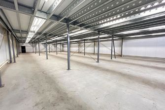 Bedrijfsgebouw te huur in Genk