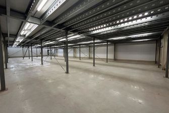 Bedrijfsgebouw te huur in Genk