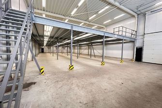 Bedrijfsgebouw te huur in Genk