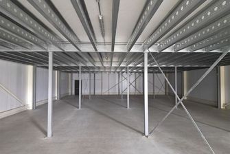 Bedrijfsgebouw te huur in Genk