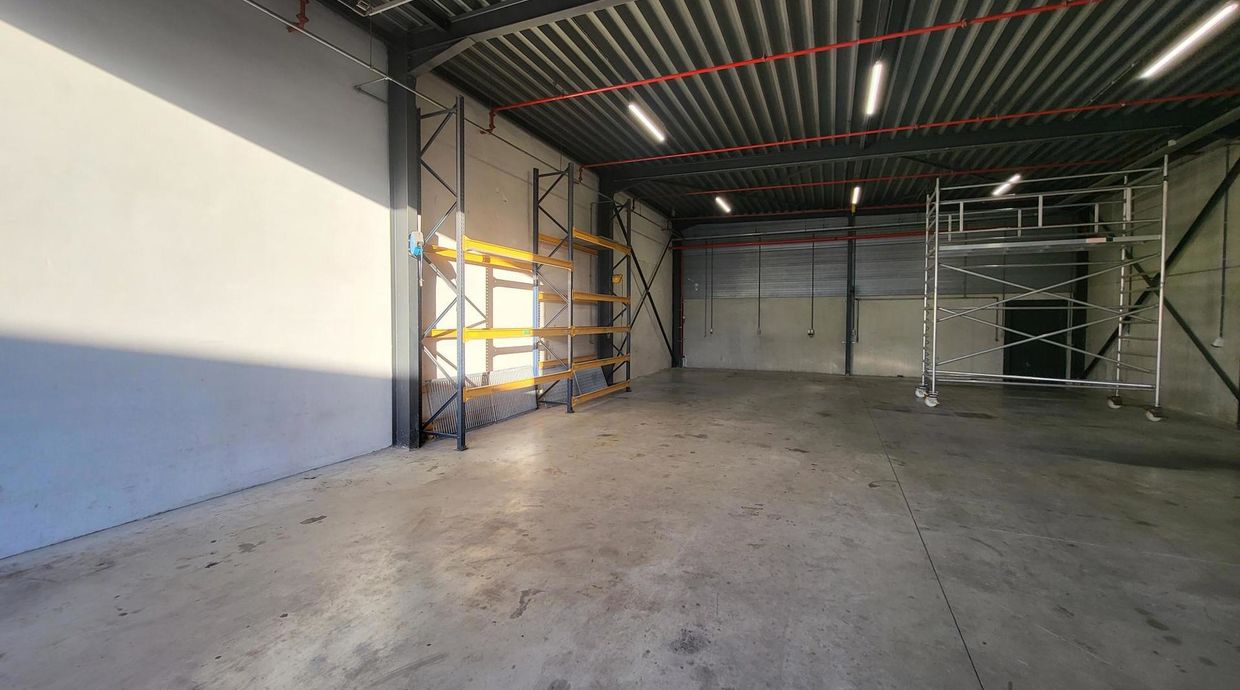 Bedrijfsgebouw te huur in Meerhout