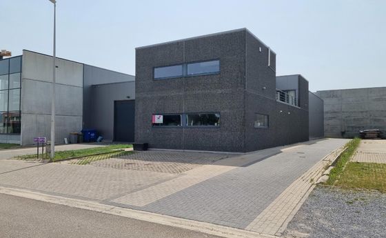 Bedrijfsgebouw te huur in Meeuwen-Gruitrode