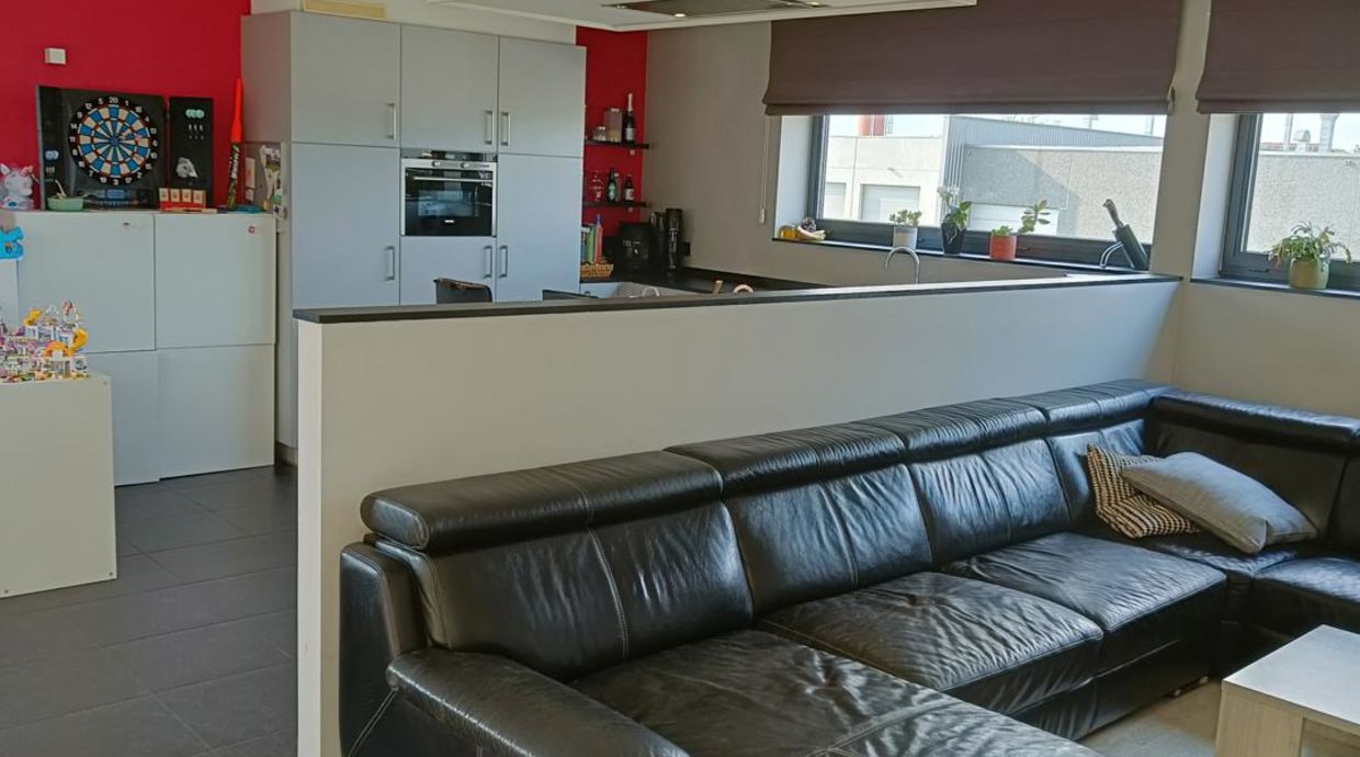 Bedrijfsgebouw te huur in Meeuwen-Gruitrode