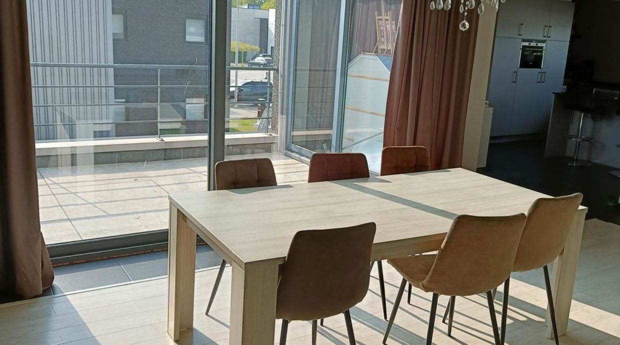 Bedrijfsgebouw te huur in Meeuwen-Gruitrode