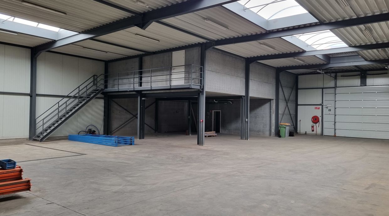 Bedrijfsgebouw te huur in Meeuwen-Gruitrode