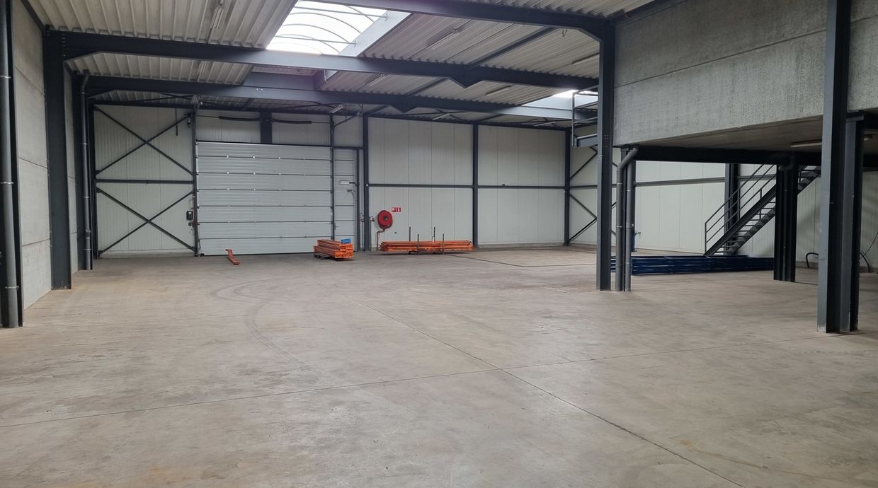 Bedrijfsgebouw te huur in Meeuwen-Gruitrode