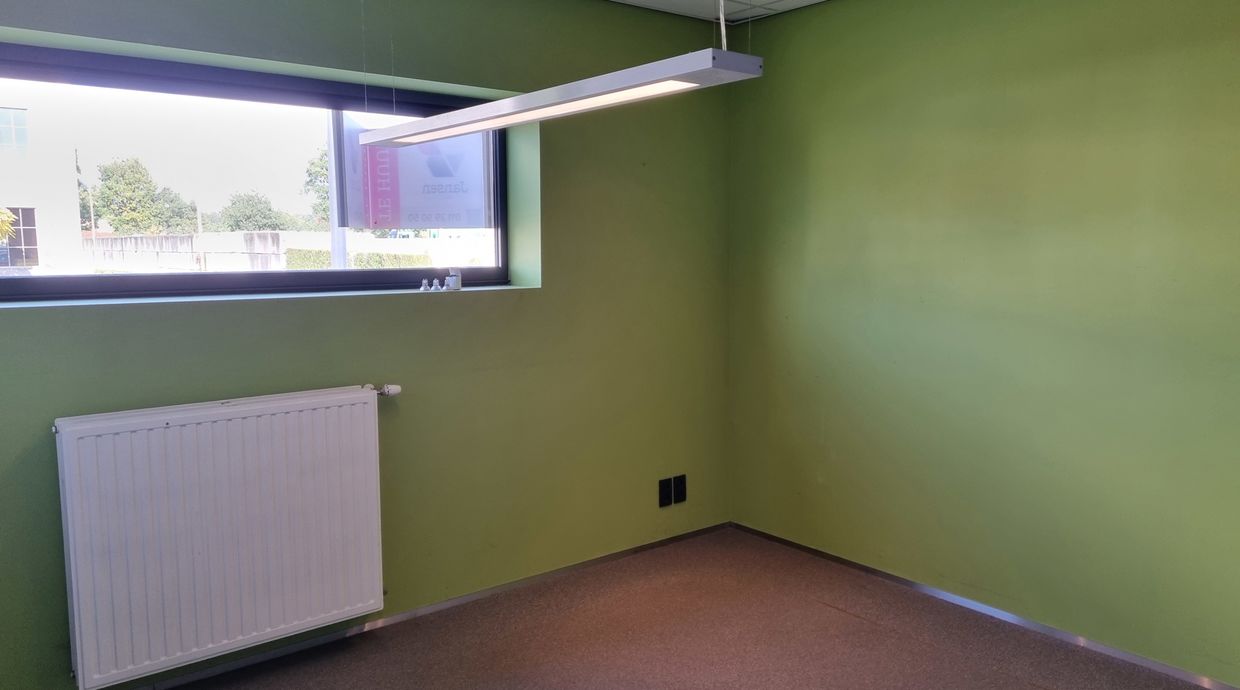 Bedrijfsgebouw te huur in Meeuwen-Gruitrode