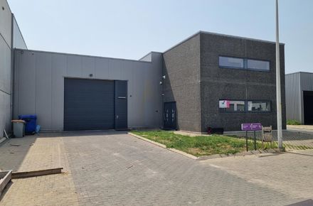 Bedrijfsgebouw te huur in Meeuwen-Gruitrode