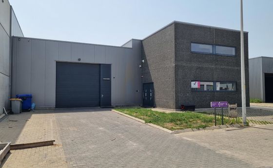 Bedrijfsgebouw te huur in Meeuwen-Gruitrode