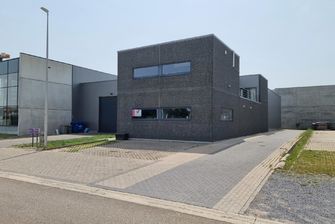 Bedrijfsgebouw te huur in Meeuwen-Gruitrode