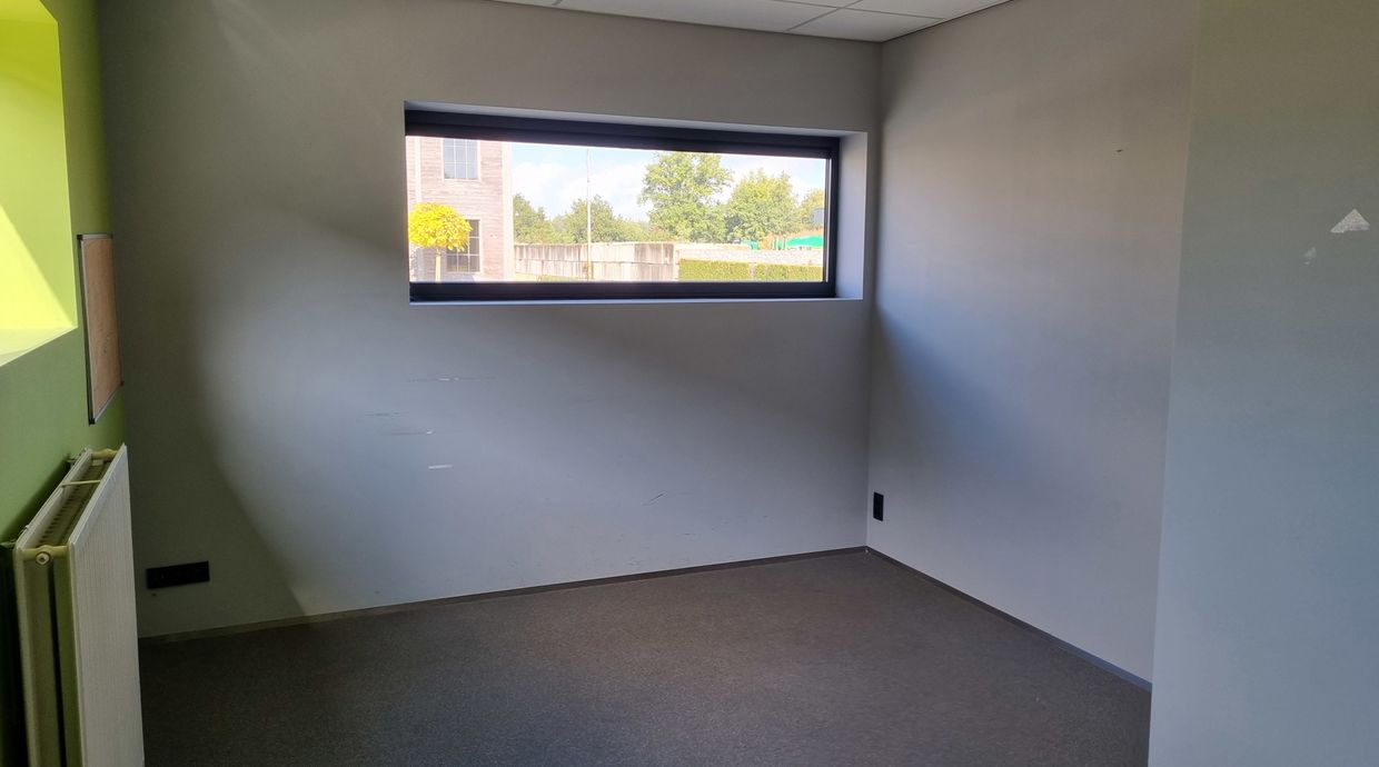Bedrijfsgebouw te huur in Meeuwen-Gruitrode