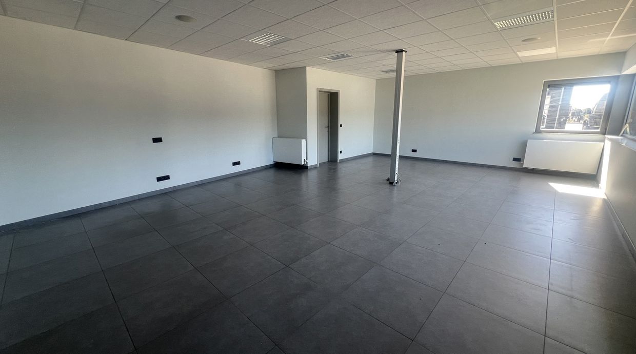 Bedrijfsgebouw te huur in Zonhoven