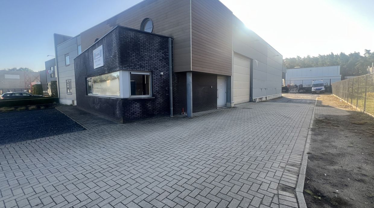 Bedrijfsgebouw te koop in Zonhoven