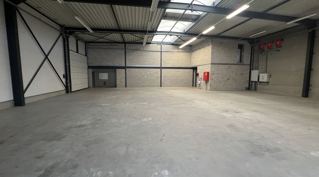 Bedrijfsgebouw te koop in Zonhoven