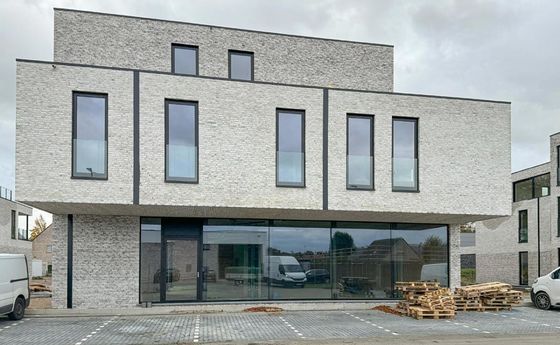 Commercieel gelijkvloers te huur in Ham