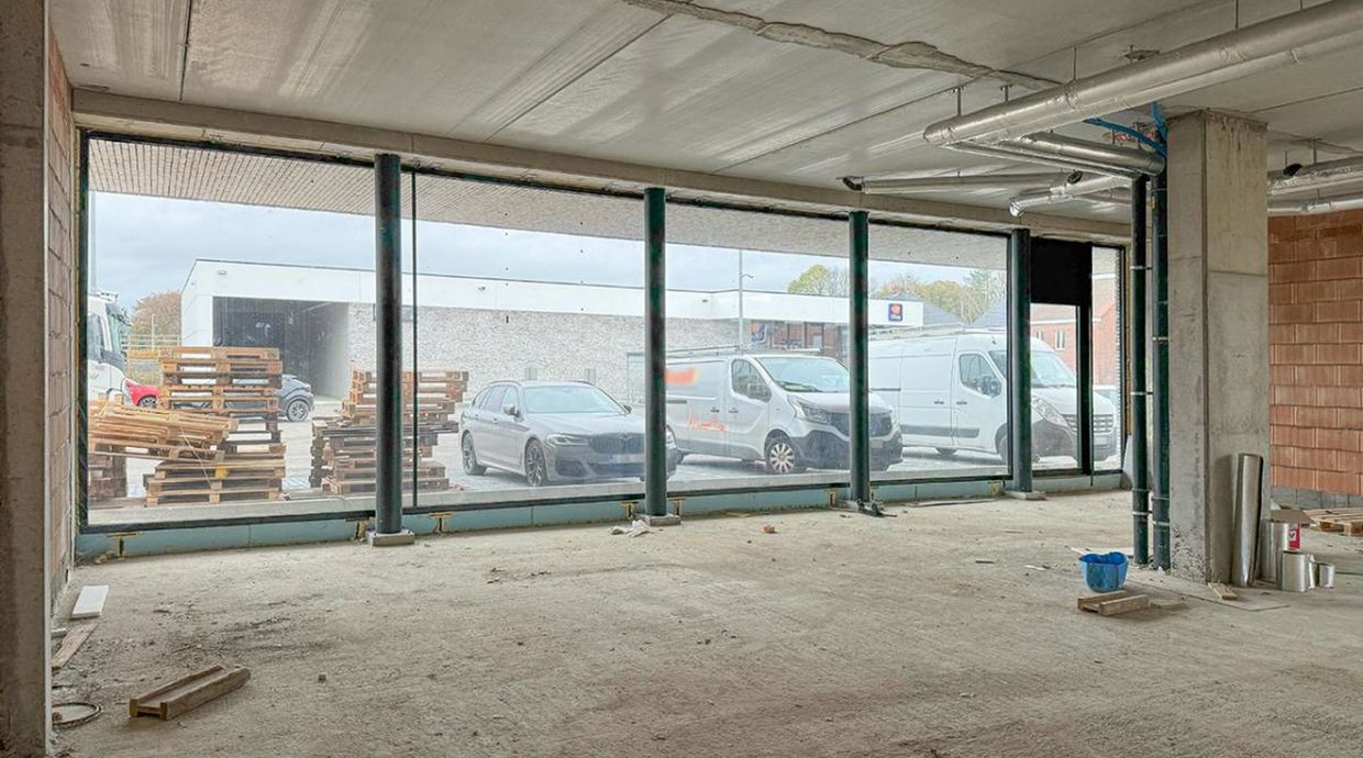 Commercieel gelijkvloers te huur in Ham