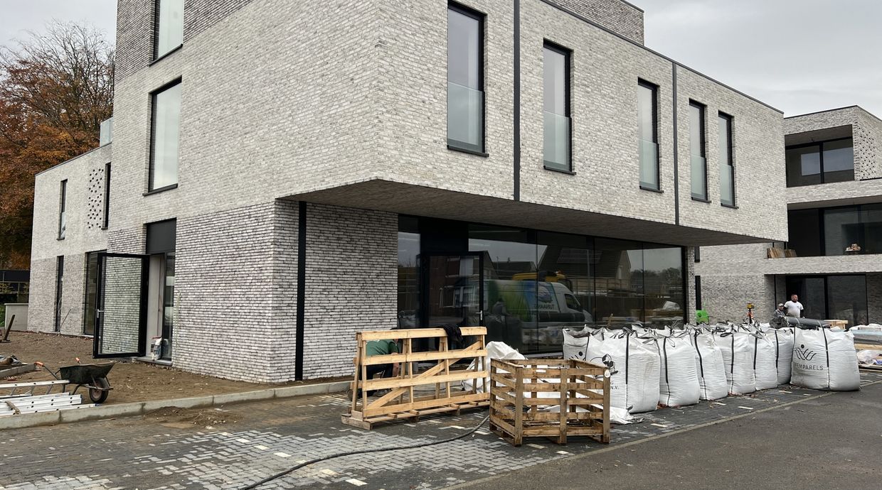 Commercieel gelijkvloers te huur in Ham