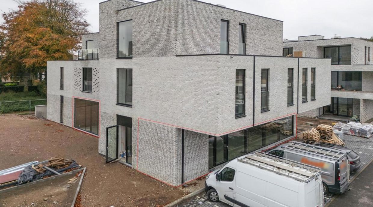 Commercieel gelijkvloers te koop in Ham