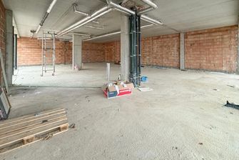 Commercieel gelijkvloers te koop in Ham