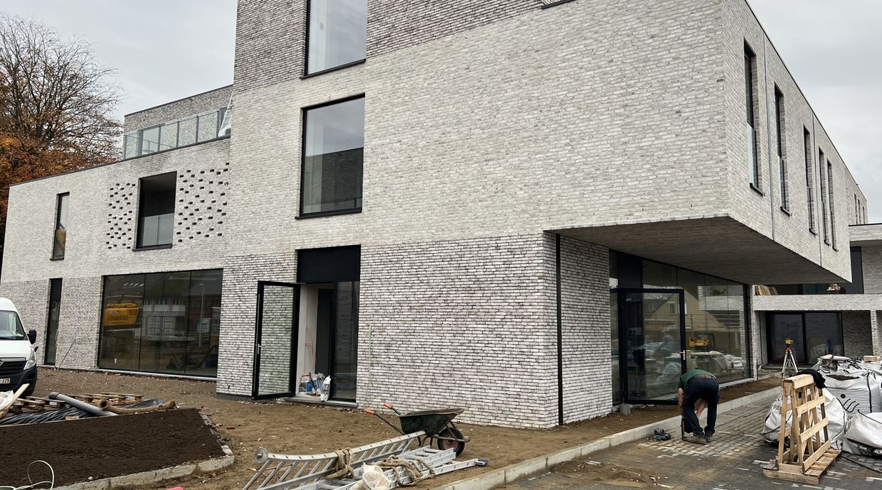 Commercieel gelijkvloers te koop in Ham