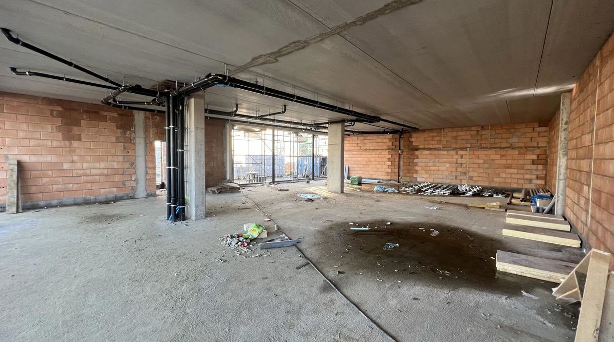 Commercieel gelijkvloers te koop in Ham