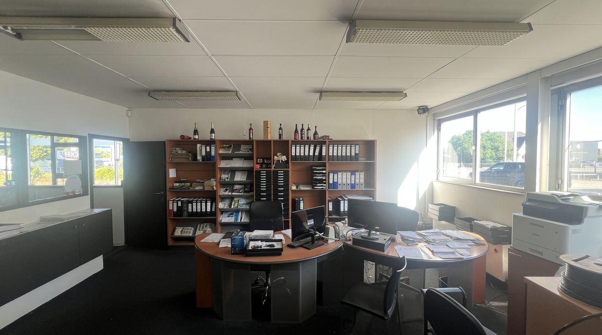 Commerciële building te koop in Dilsen-Stokkem