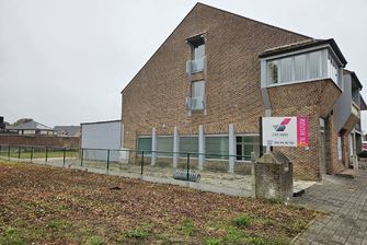 Gebouw voor gemengd gebruik te huur in Meeuwen-Gruitrode