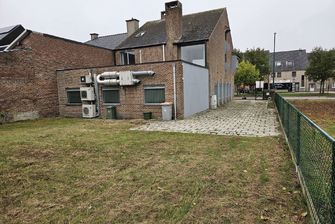 Gebouw voor gemengd gebruik te huur in Meeuwen-Gruitrode