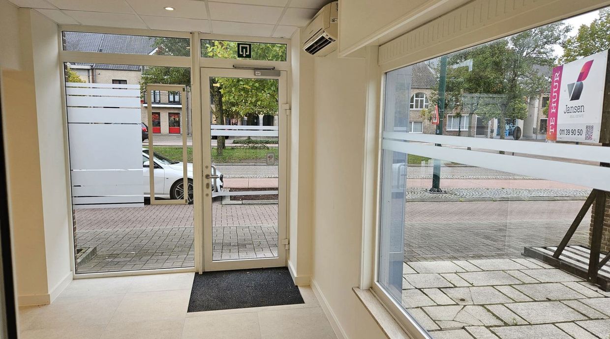 Gebouw voor gemengd gebruik te huur in Meeuwen-Gruitrode