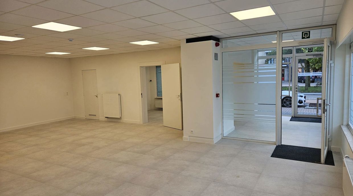 Gebouw voor gemengd gebruik te huur in Meeuwen-Gruitrode