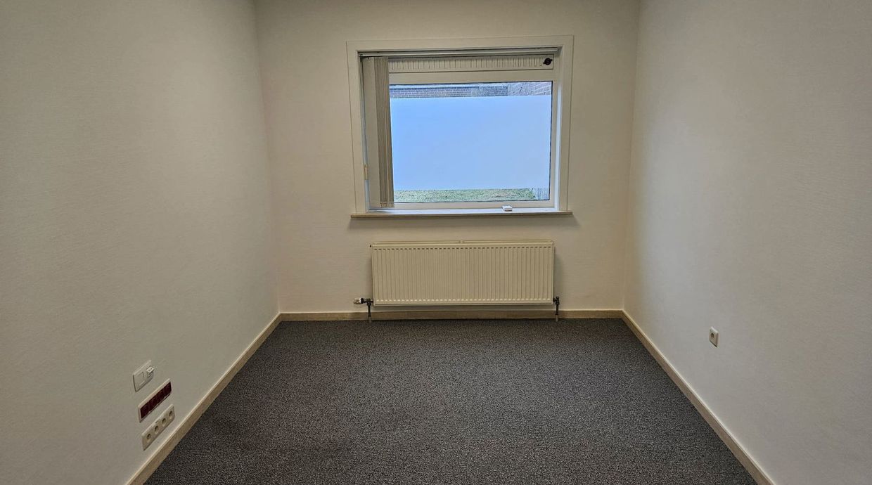 Gebouw voor gemengd gebruik te huur in Meeuwen-Gruitrode
