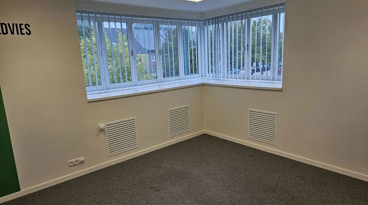 Gebouw voor gemengd gebruik te huur in Meeuwen-Gruitrode