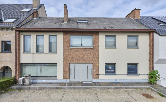Gebouw voor gemengd gebruik te huur in Opglabbeek