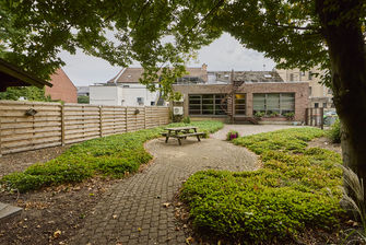Gebouw voor gemengd gebruik te huur in Opglabbeek