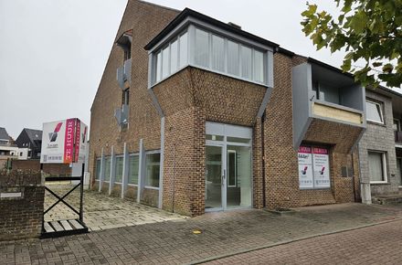 Gebouw voor gemengd gebruik te huur in Oudsbergen