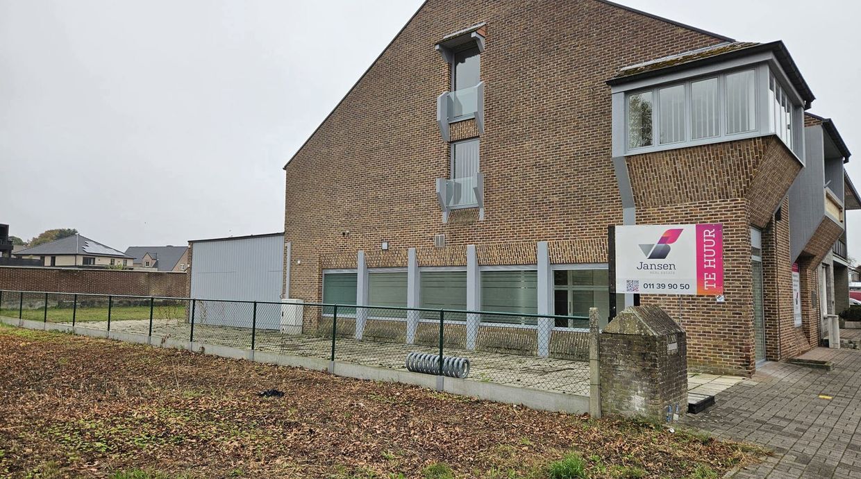 Gebouw voor gemengd gebruik te huur in Oudsbergen