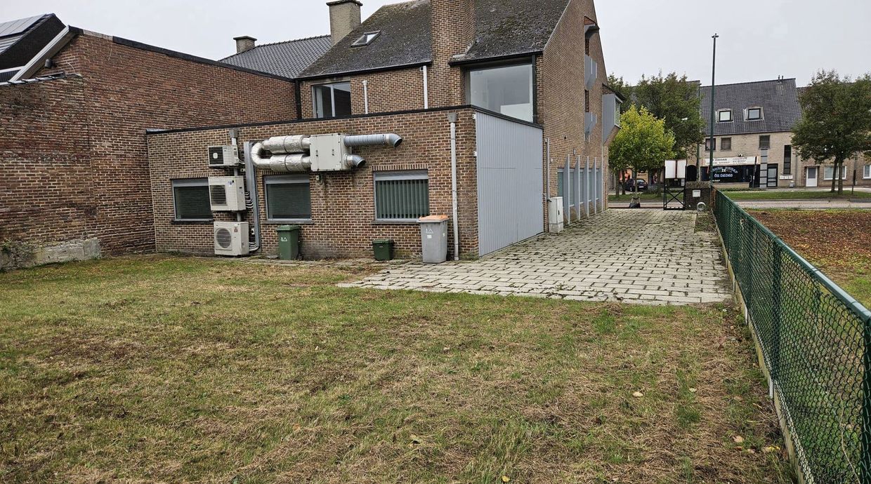 Gebouw voor gemengd gebruik te huur in Oudsbergen