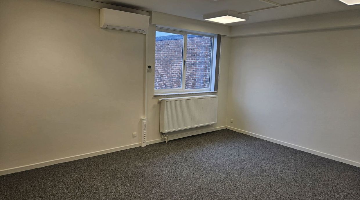 Gebouw voor gemengd gebruik te huur in Oudsbergen