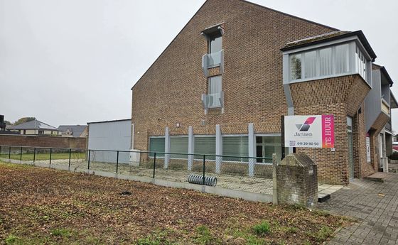 Gebouw voor gemengd gebruik te huur in Oudsbergen