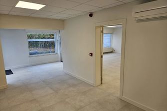 Gebouw voor gemengd gebruik te huur in Oudsbergen