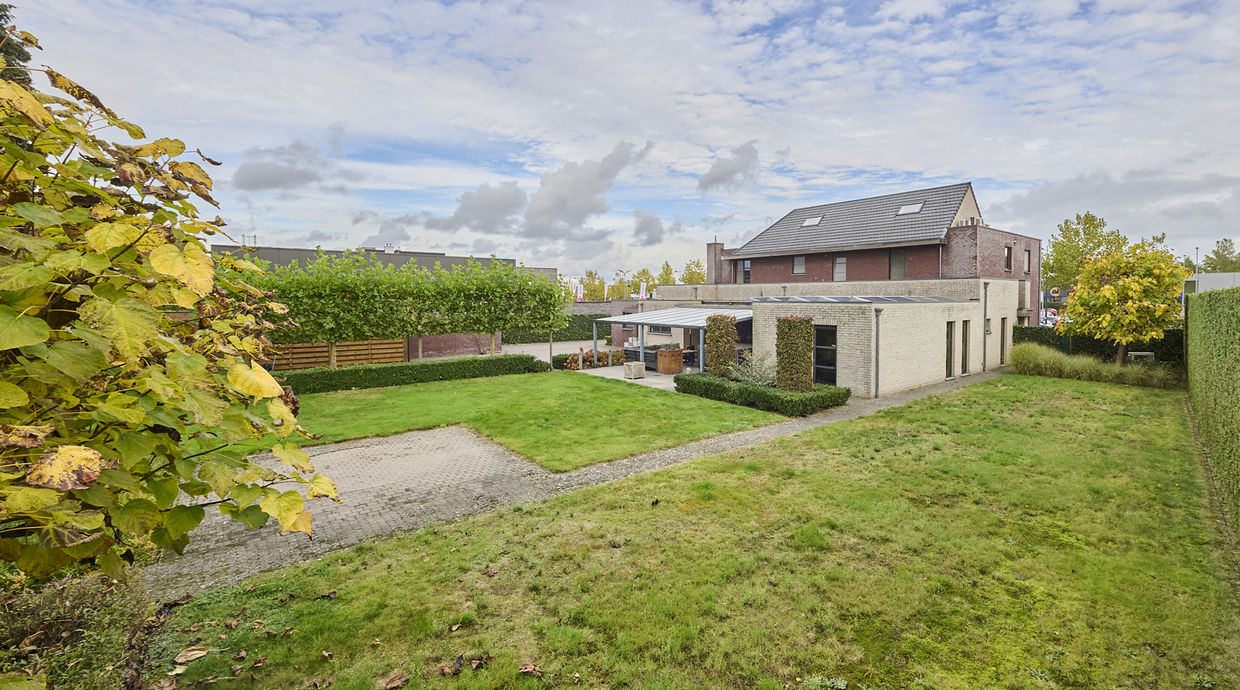 Gebouw voor gemengd gebruik te koop in Bree