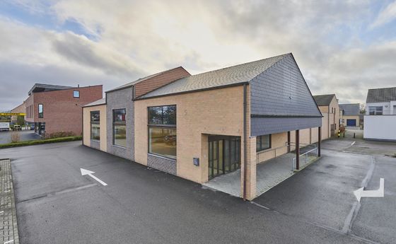 Gebouw voor gemengd gebruik te koop in Oudsbergen