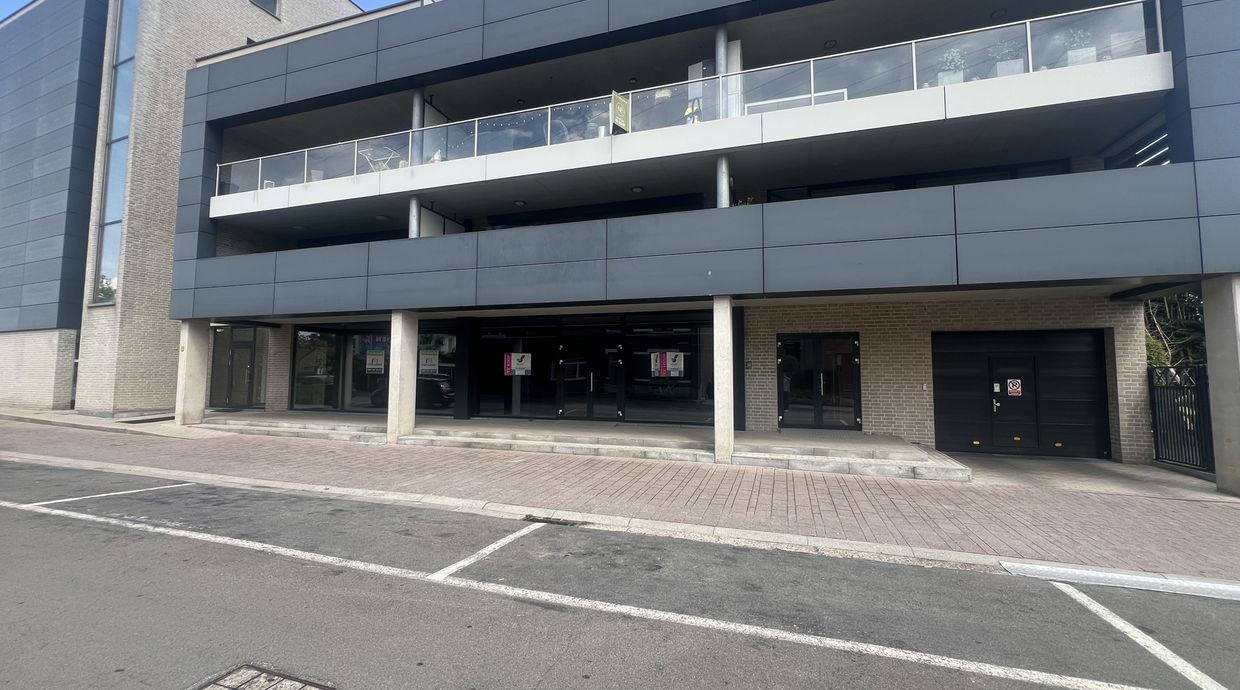 Individuele handelszaak te koop in Genk