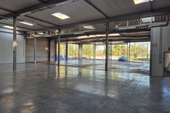 Industrieel gebouw te huur in As