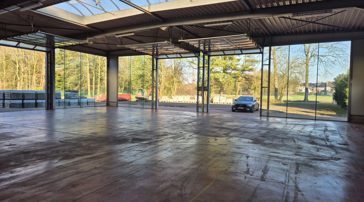 Industrieel gebouw te huur in As