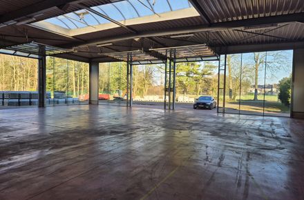 Industrieel gebouw te huur in As