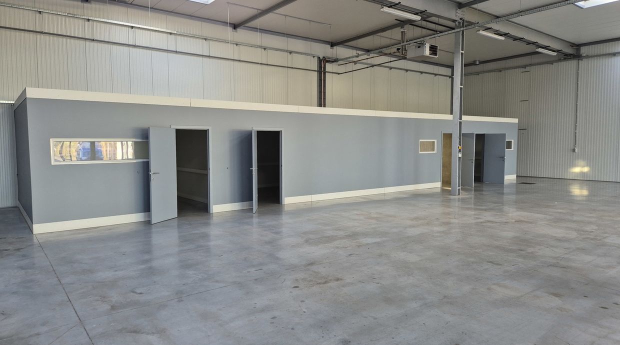 Industrieel gebouw te huur in As