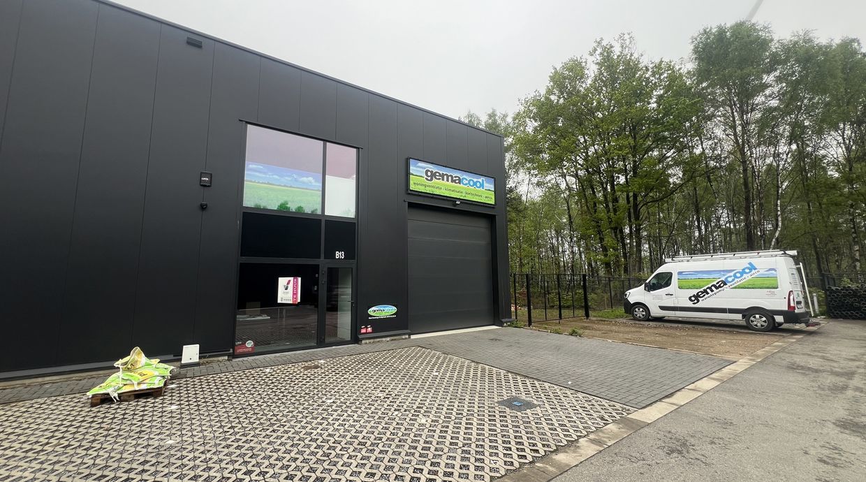 Industrieel gebouw te huur in Genk
