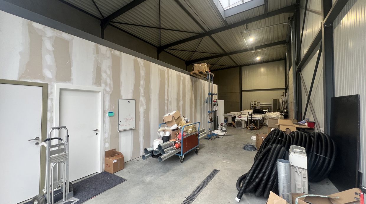 Industrieel gebouw te huur in Genk